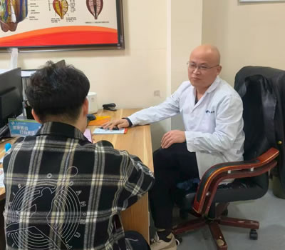 彰化县|男科医师高朋磊：守护男性健康，专业男科诊疗